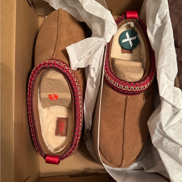 UGG Women's Shoes - Chestnut - Picture 2 of 4